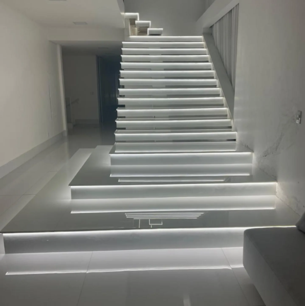 Escadas e Degraus em Mármore